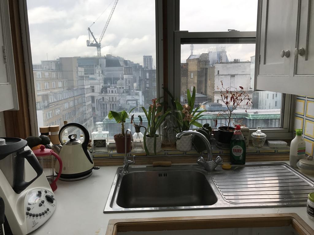 West End Apartment London Bagian luar foto