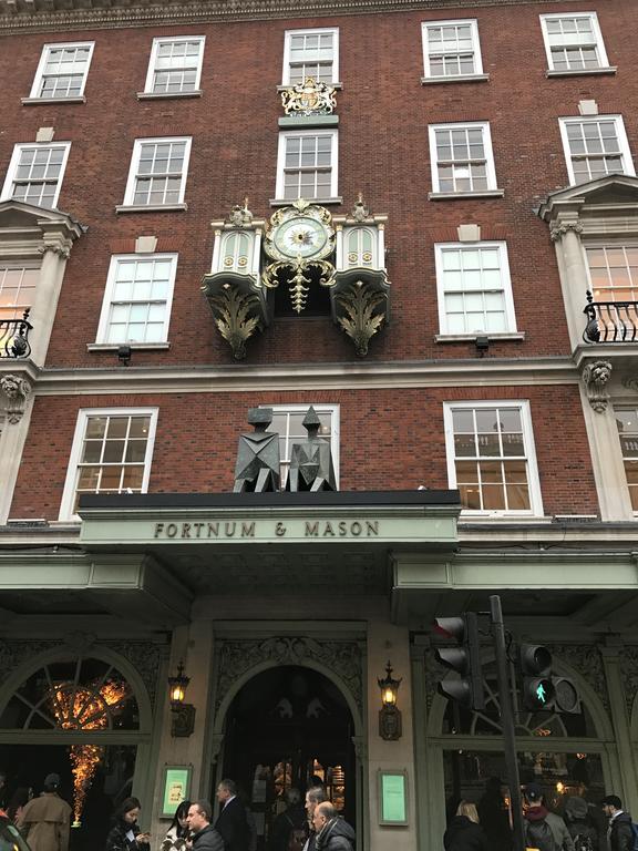 West End Apartment London Bagian luar foto
