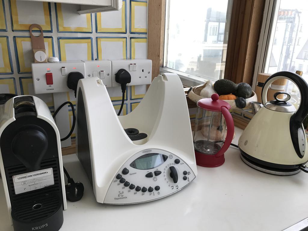 West End Apartment London Bagian luar foto